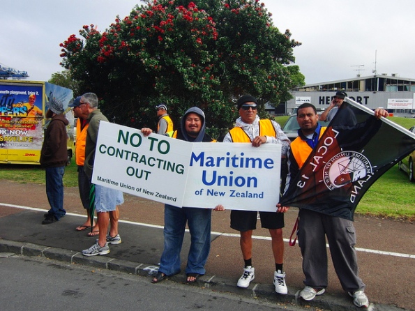 MUNZ workers on strike